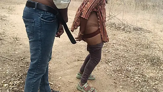 Married housewife enjoying outdoor fuck