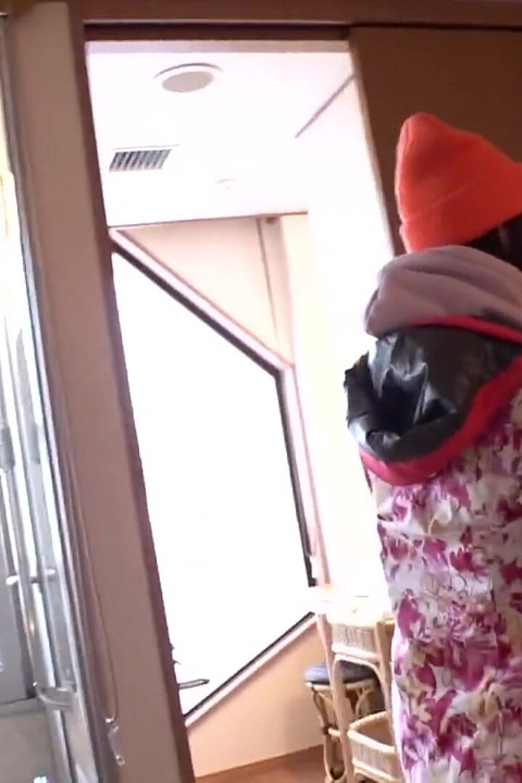 【the Goddess of Cute Sluts Descends Upon Niigata's Ski Slopes】