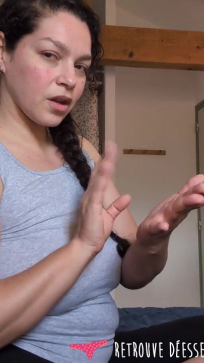 Vends-ta-culotte - Handjob instruction for premature ejaculator and small cock by a beautiful French brunette dominatrix | Clip 1