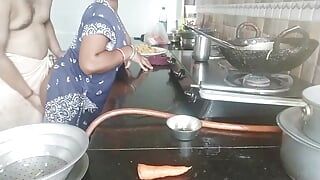 Savita Бхабхи сосет и готова к жесткому траху