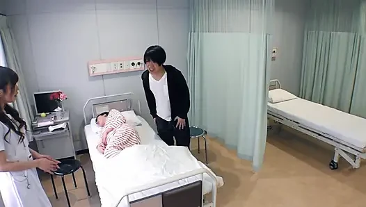 Aku tahu ini salah buat ayah tiriku sendiri, tapi aku masih suka digodain