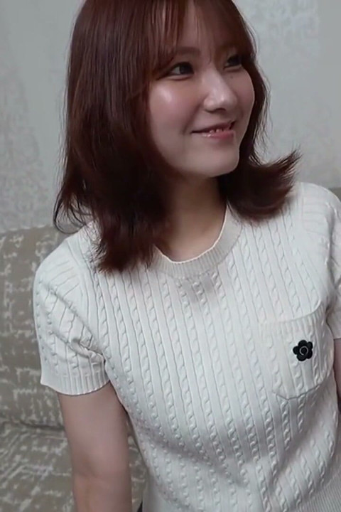 Glamorous Porcelain-skinned Beauty - a Stunning Online Advertising Saleswoman with Irresistible Elegance