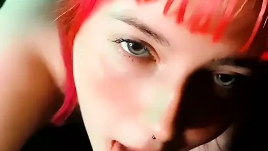 18-летняя тинка заставляет меня кончить в Snapchat