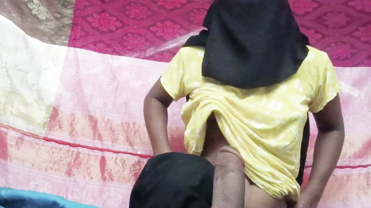 Vídeo sexy viral de um casal recém-casado de Bangladesh fazendo uma nova puja.