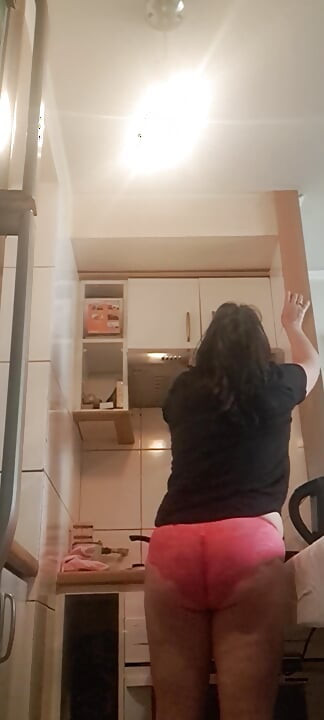 MILF, Cleaning the Kitchen