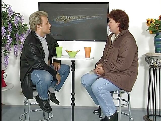 Brinetasta zrela brinetka jebana od agenta za kasting