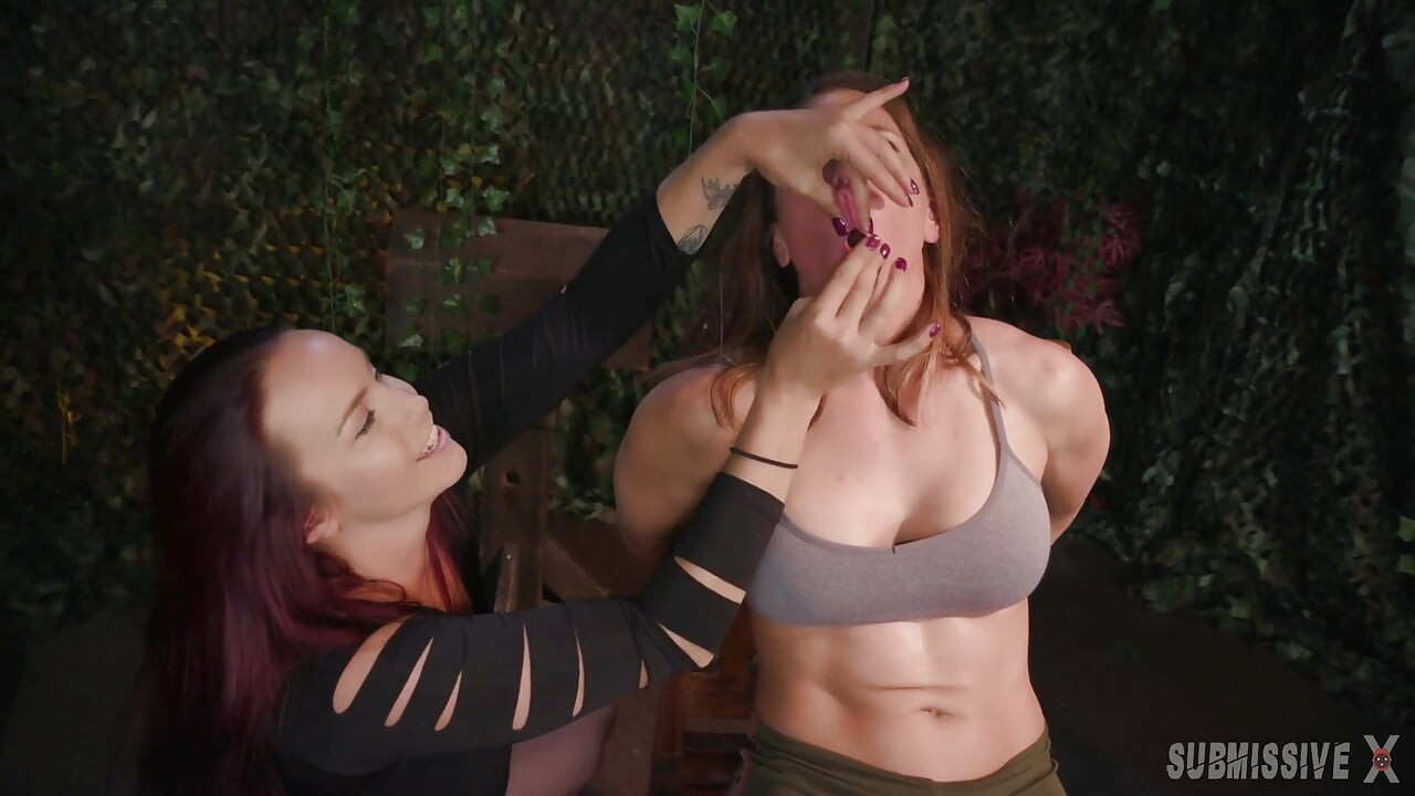 Bella Rossi được ariel x phục tùng