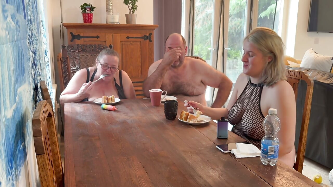 Part 1:- Coffee and cake with Domina, Lanitsa and Red Ruby,