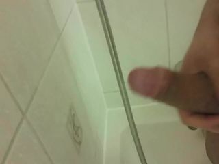 Masturbacja pod prysznicem