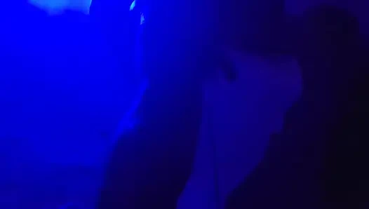 Hintli ateşli çift sert sikişiyor