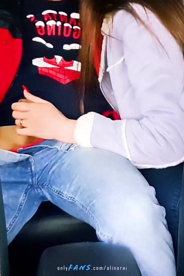 Stepmom, Stepdaddy is about to come back from the supermarket, will you really have time to suck my dick?