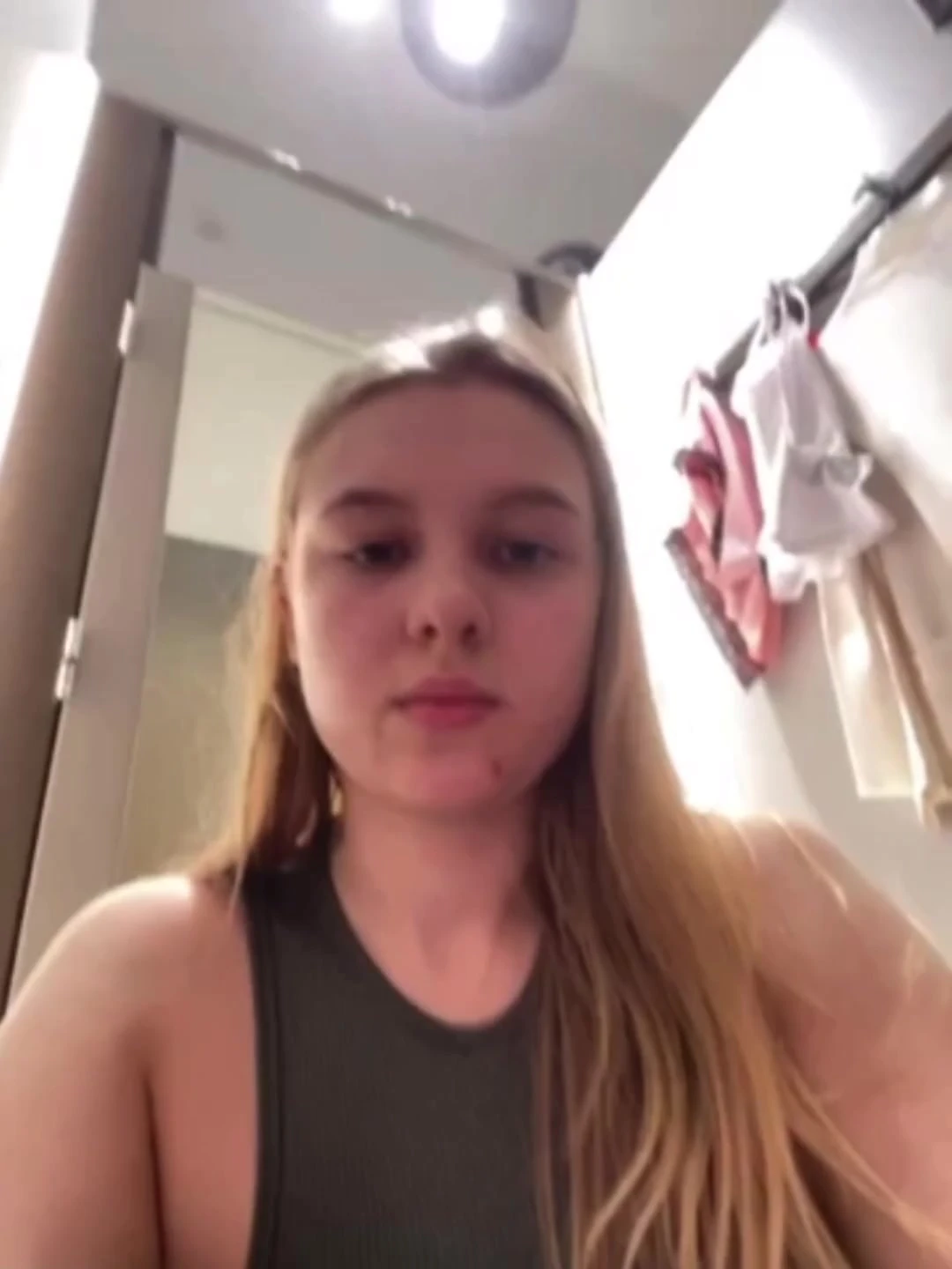 Jucielussie teasing u in the locker room