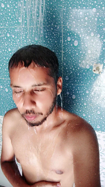 Mandi bareng yuk, sayang?