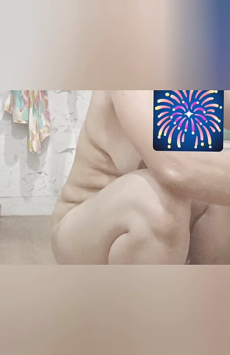 Priya Bhabi zondag genieten van badvideo