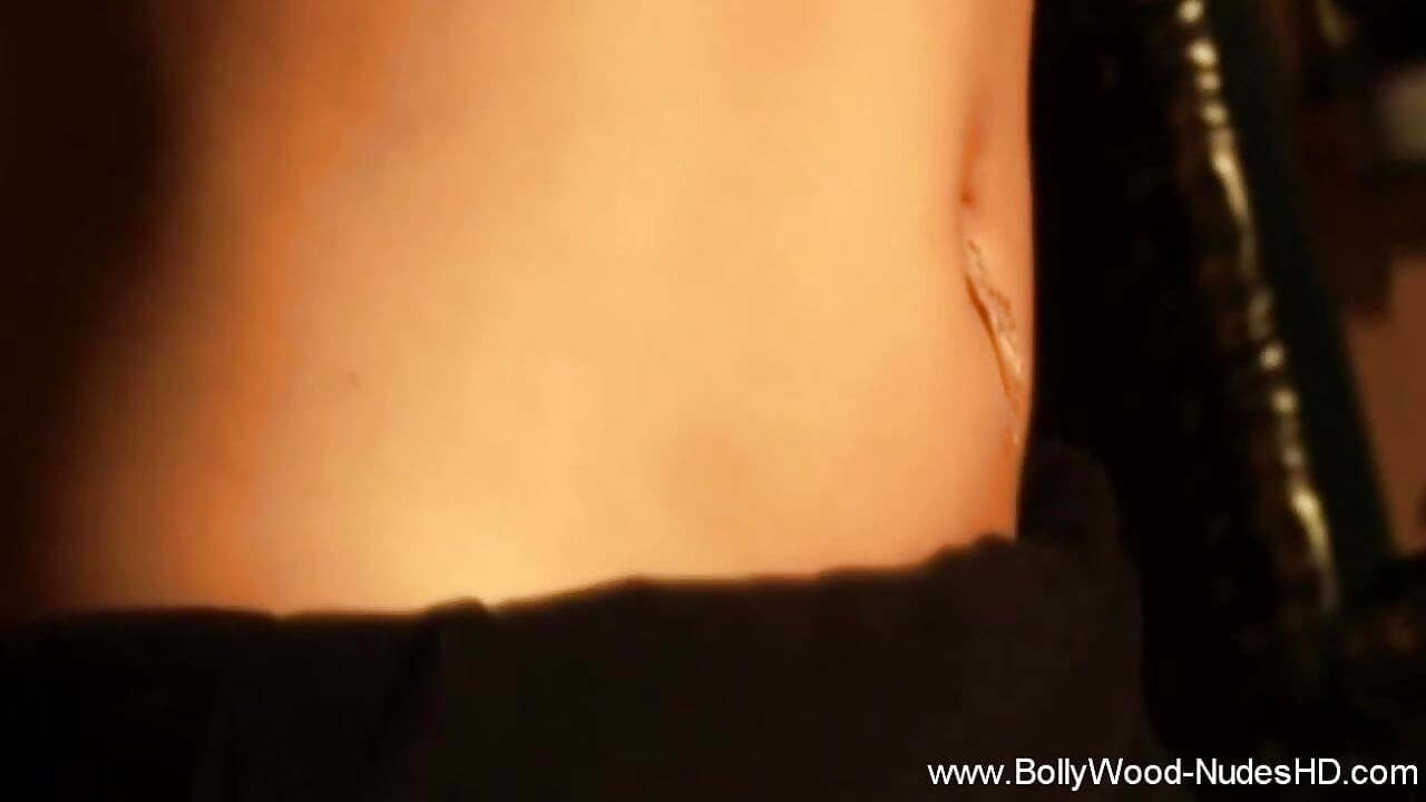 Deva's Sensual Midsection Focus