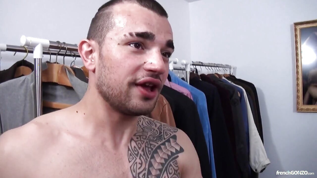Iznajmljuje dupe 2 prijatelja za 50 dolara