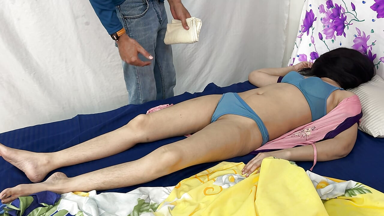 Pizda însetată a mamei vitrege cerea o pulă