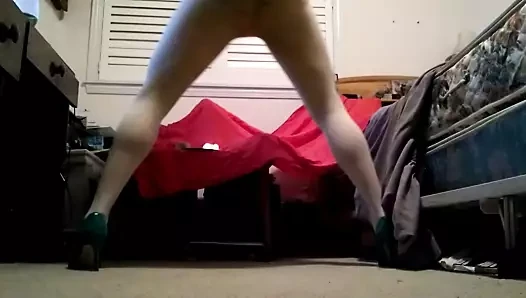 Yüksek topuklu twerk 2