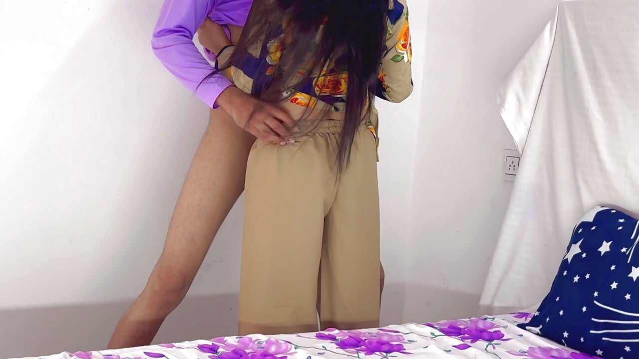 Chachi ko banaya maine ghodi aur ki unki tight gaand ki apne mote lund se chudai