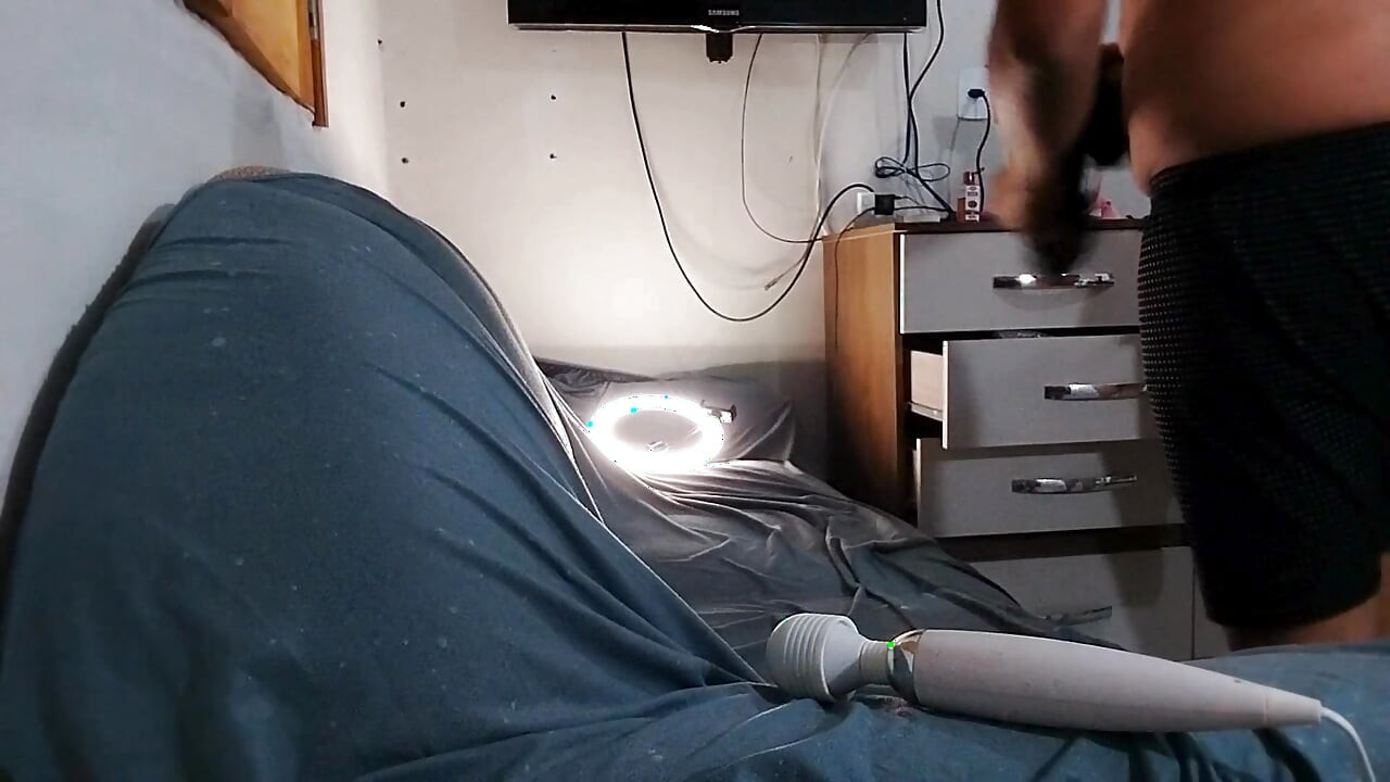 התחת הקטן וההדוק שלה!