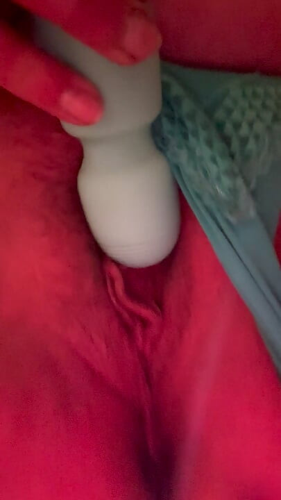 Valentine’s Day Solo Pussy Play