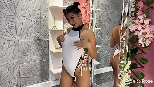 Tatlı küçük ve göründüğünden daha kışkırtıcı