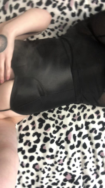 The passionate girl first opens her mouth, then gets on her knees for something big!