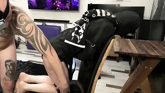 Шлюха Сильно Трахается И Унижается В Смирительной Рубашке