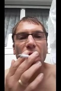 musste nackt rauchen war so geil mag rauchen auch beim sex