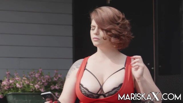 MARISKAX Busty brunette Lucia Love seduces the pool boy