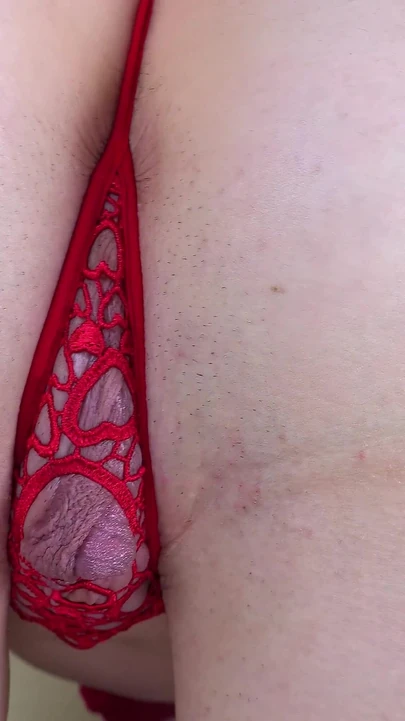 Arielle Lane - lingerie merah 2025