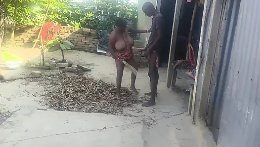 Desi housewife ki outdoor chudai ki