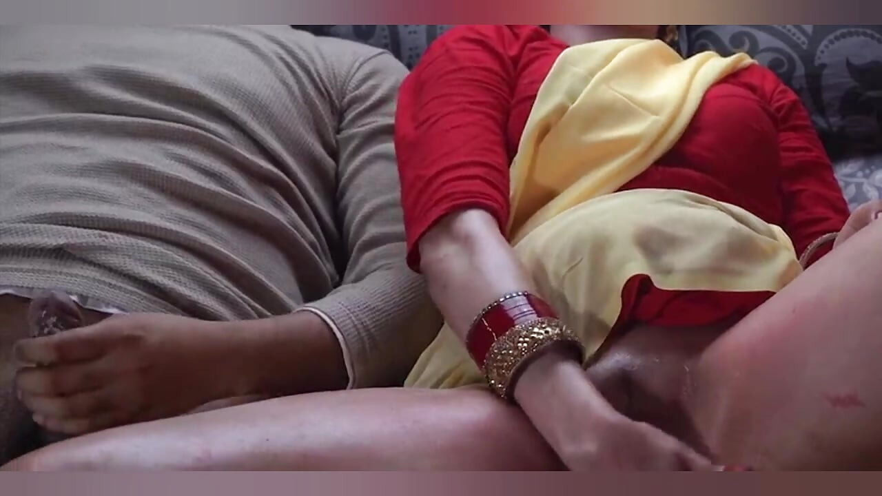 Indyjski Desi XXX krok mama i krok SON Desi jebanie w hindi