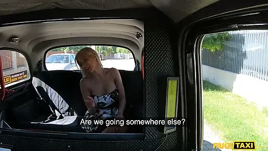 Fake taxi - emily bright o kadar güzel ve sıkı ki herkesi boşaltabilir