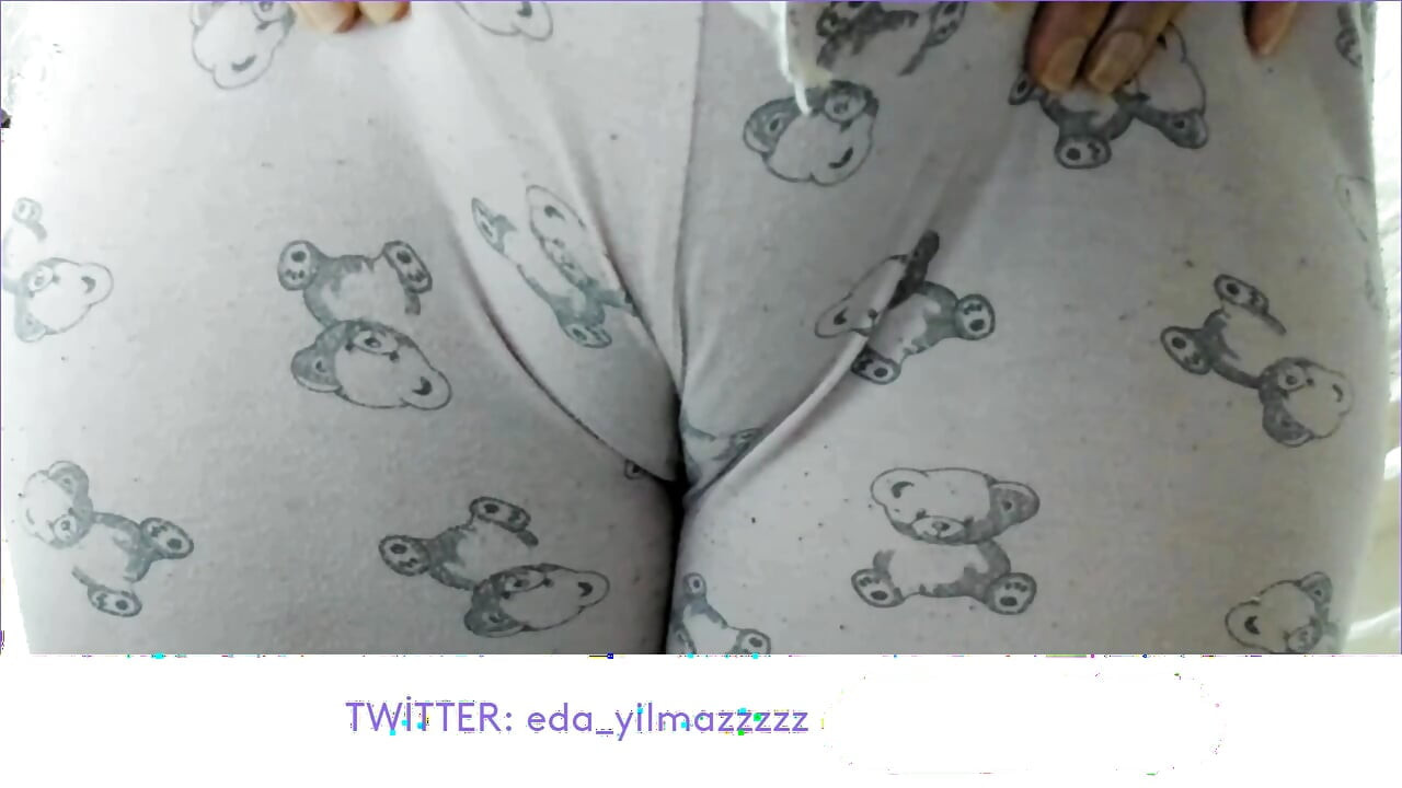 CAMELTOE- SWOLLEN PUSSY- PUSSY IN PAJAMAS