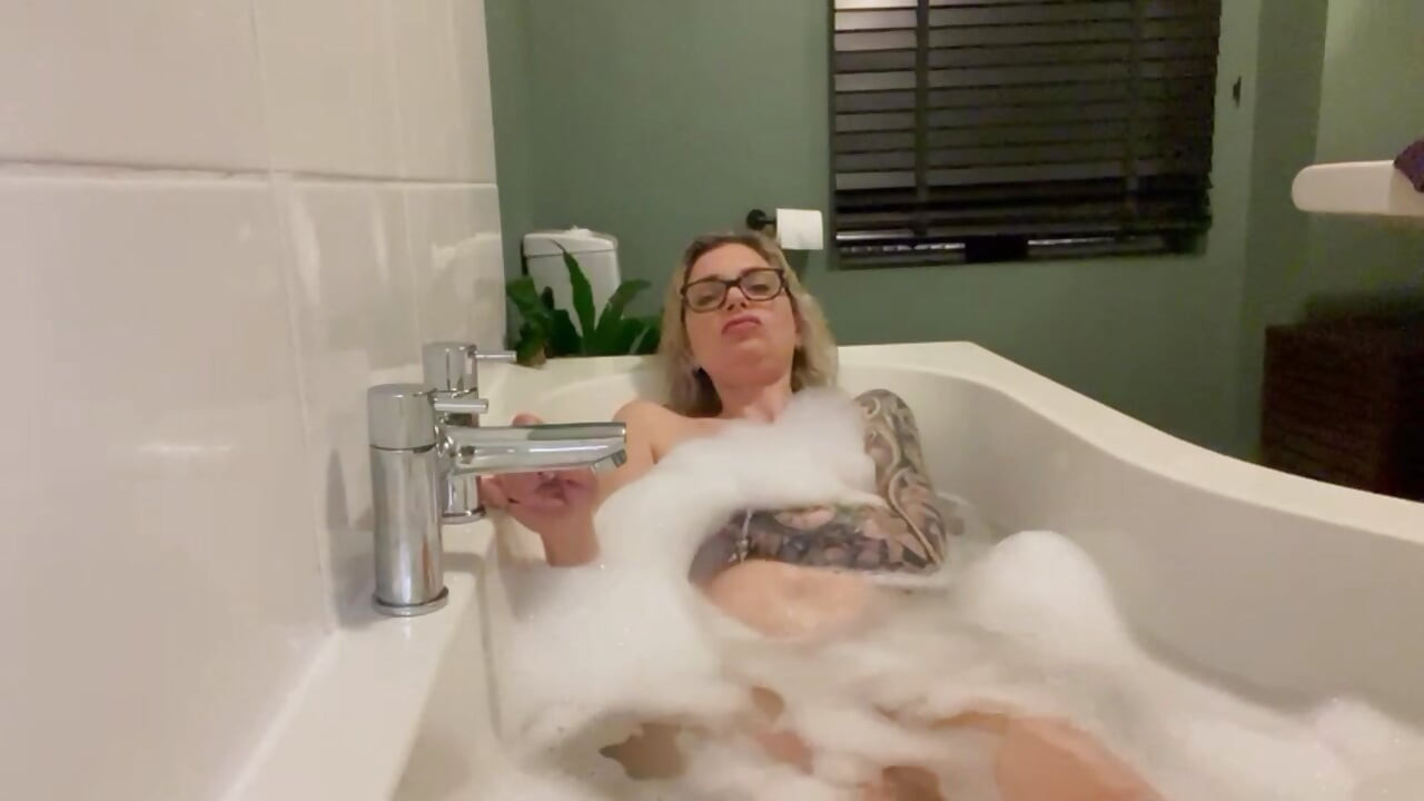 Old Bathtime Videosu