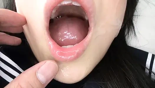 Seorang pria paruh baya dan si cantik berseragam.