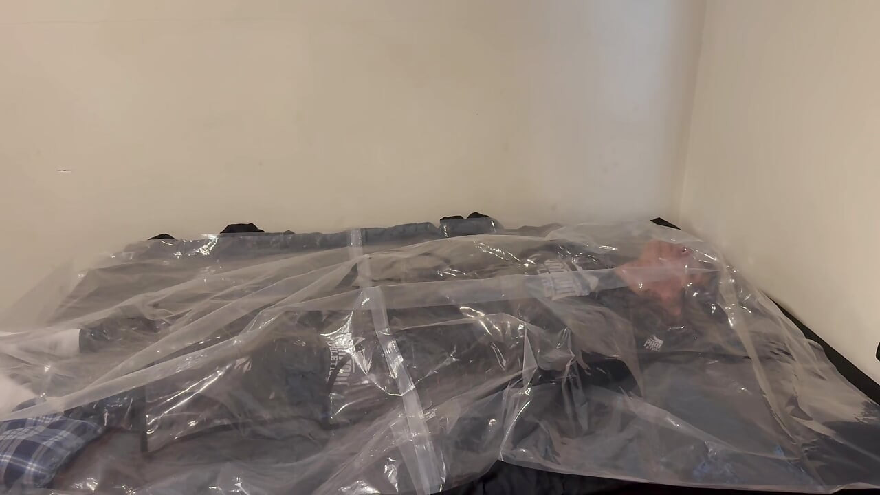 Sep 8 2025 - VacPacked v mém saunovém obleku Phantom s opasky, rukavicemi hazchem a zástěrou z PVC