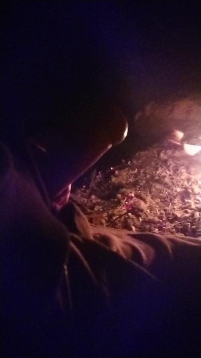 nachts am lagerfeuer