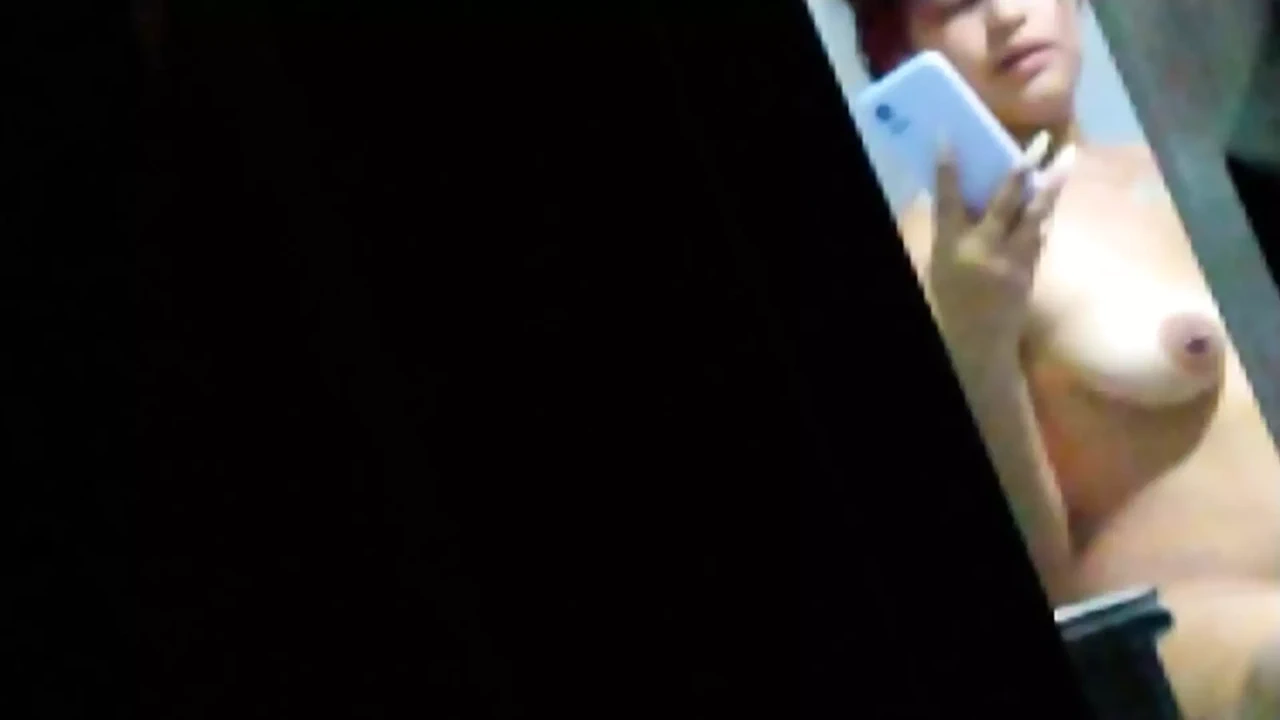 绿帽奴老公喜欢看我和年轻壮男在我们的房间里做爱