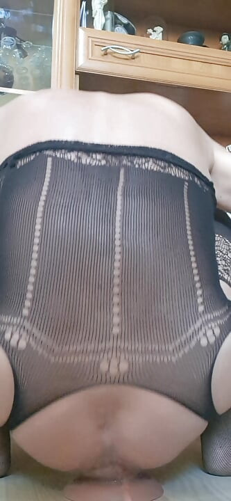 I ride huge dildos, fuck my ass with huge dildos.