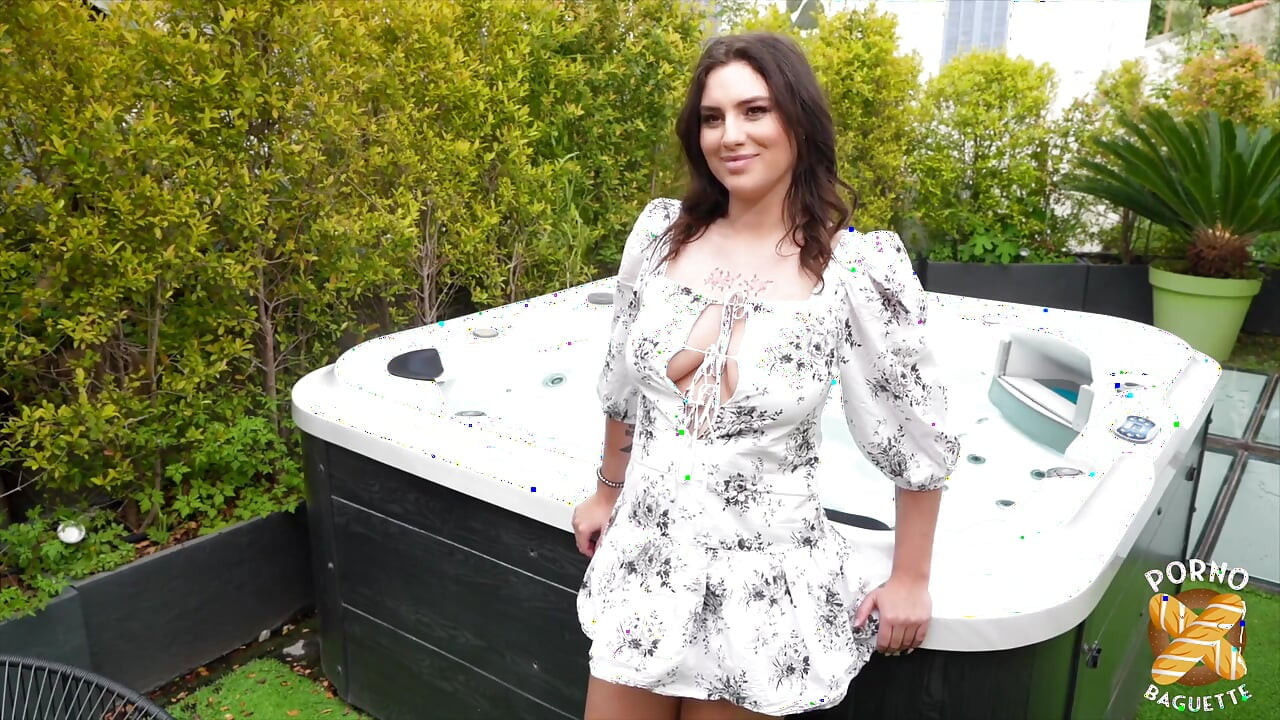 Laury, morena bonita, adora esse trio