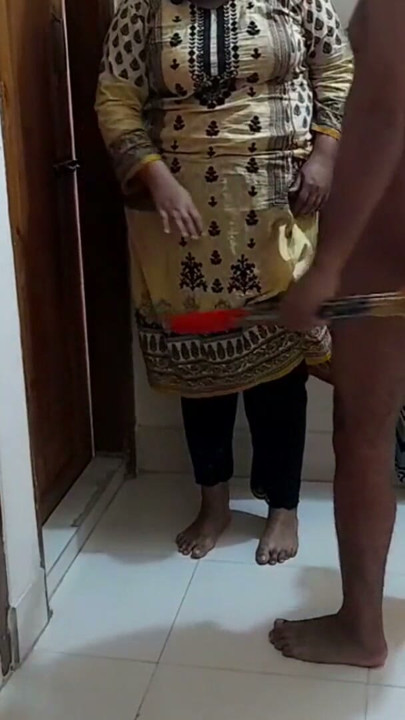 ek chor ghar mein aya aur mere wife ko kutte ke tarah choda Jabardast (came to the house &amp; fucked housewife Doggy style) | Clip 1
