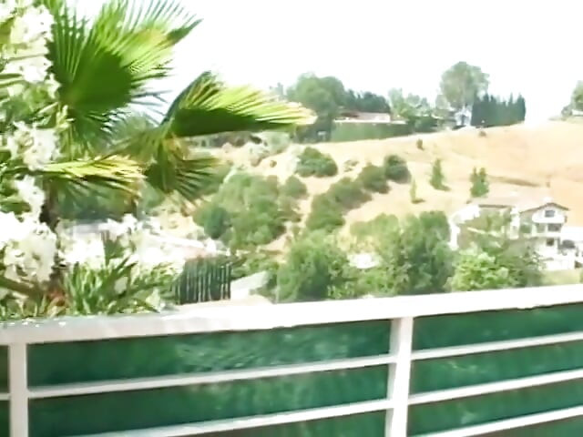 Big butt honey gets twat sucked and fingered in the back of car