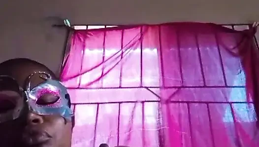 Roselee canlı bir videoda kendine dokunuyor