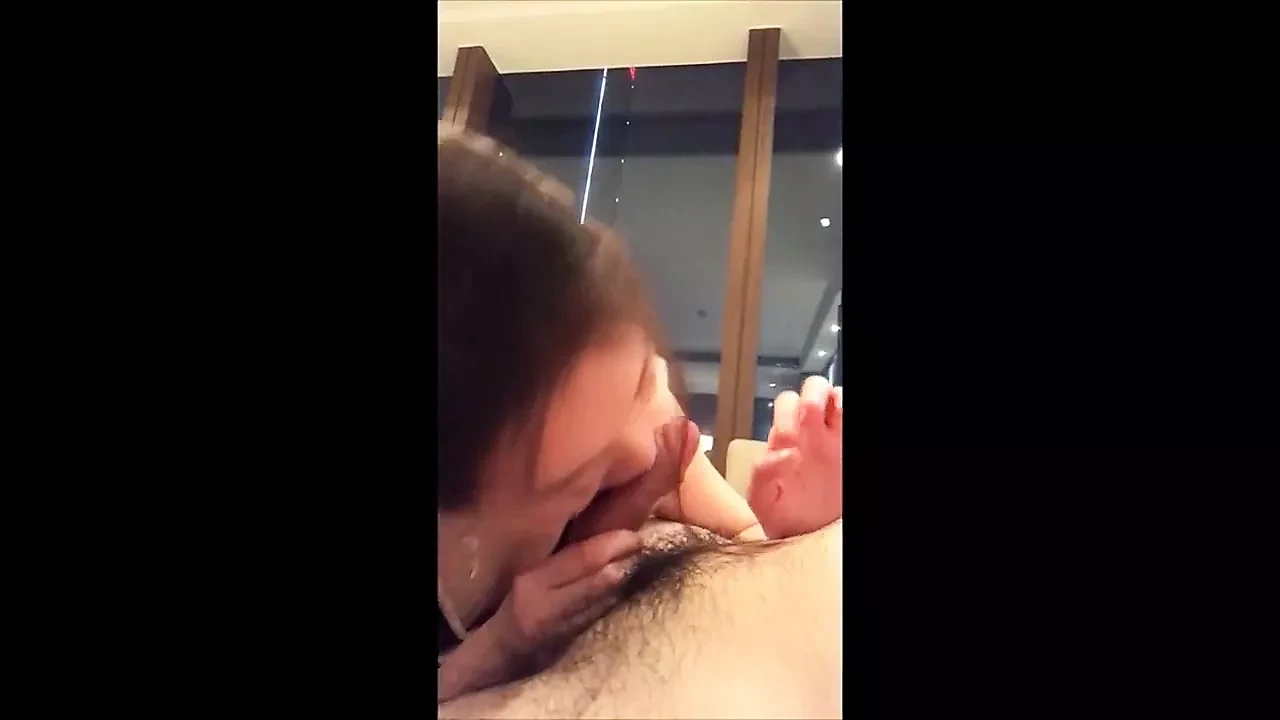 Asian secretary fucks her boss in hotel room