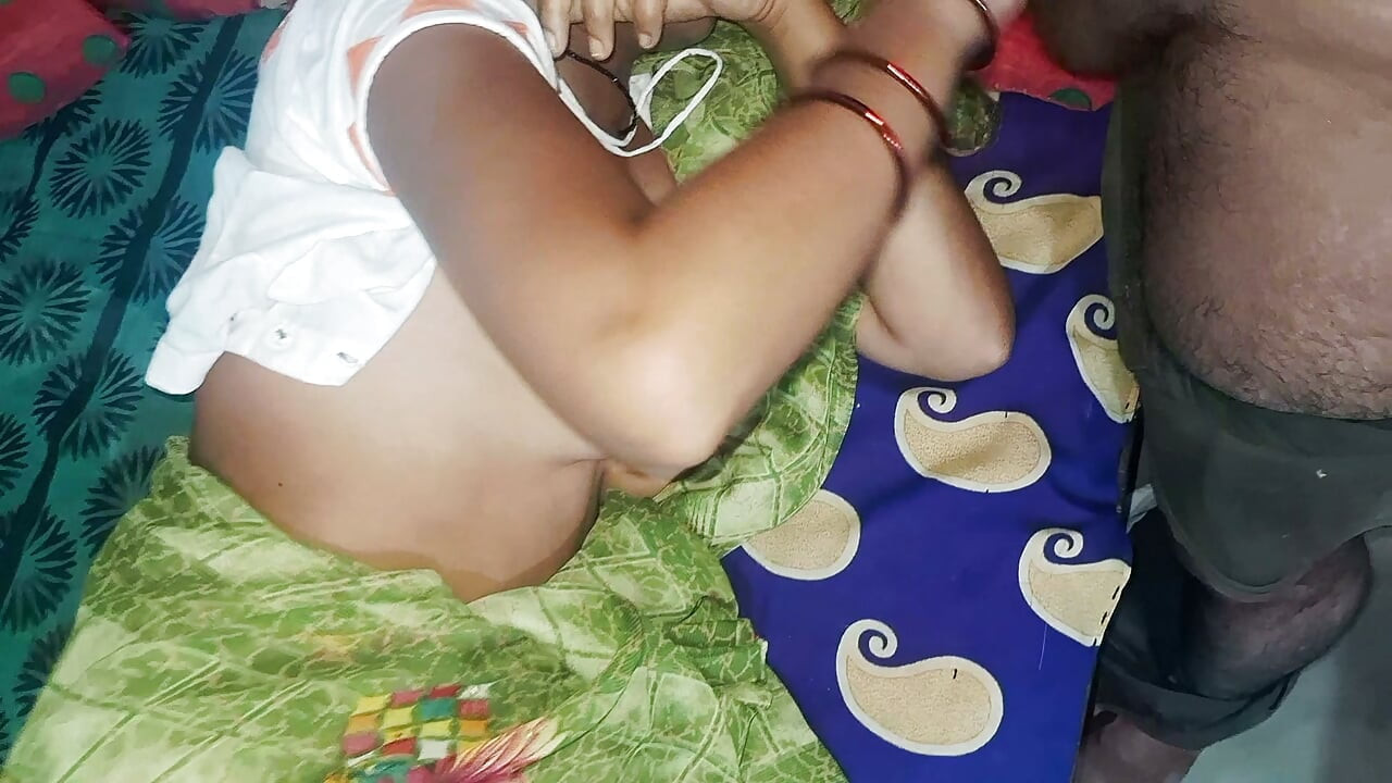 Rani bhabhi, a dona de casa indiana desi, sendo fodida