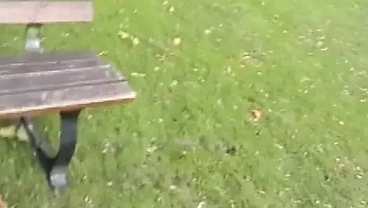 Seksi Alman sarışın bebekler solo sahnede amını ovuyor