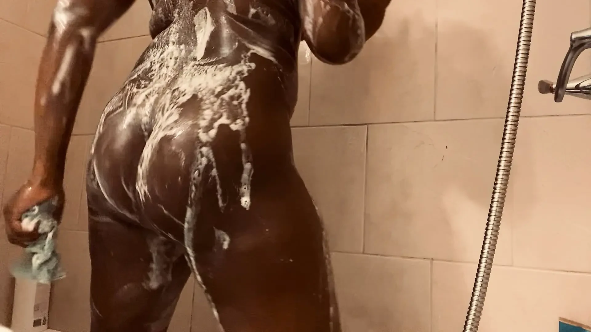Miss Twerksum (duş azdırma)
