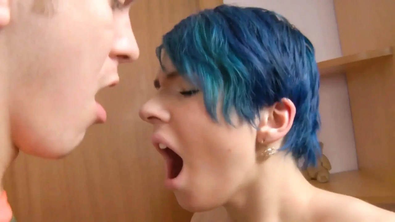 Emo slut fucked deep